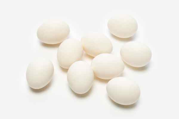 egg whites can be used to make homemade scrub for oily skin