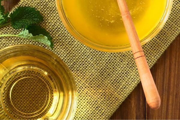 honey and jojoba oil for oily skin