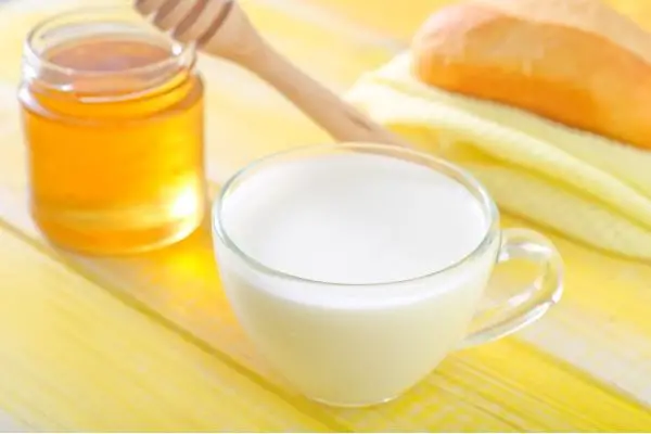 milk and honey for oily skin
